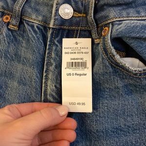 NEW with Tags Women’s American Eagle Mom Jeans 0 Regular